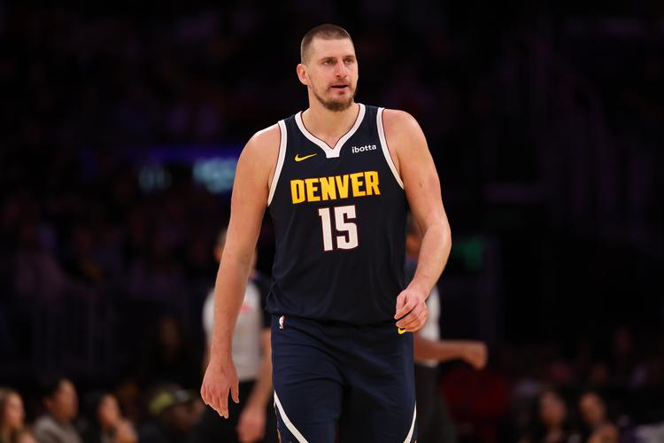 俩欧洲人！ESPN投票选NBA现在最好的球员：约基奇19票 东契奇1票