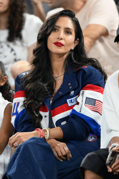 亭亭玉立！科比大女儿在社媒晒米兰时装周美照 瓦妮莎点赞