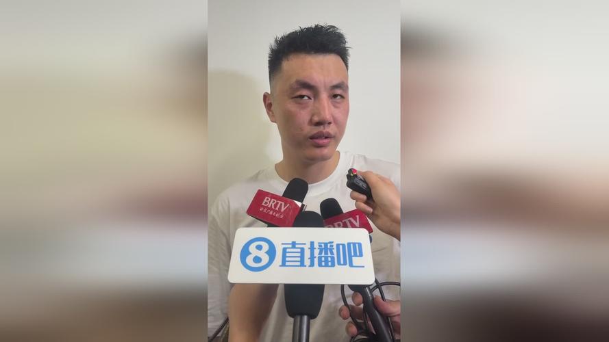 跨界联动！翟晓川：很荣幸为今天中网的比赛挑边👍