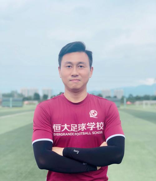上任不到3个月！深圳新鹏城官方：穆尼奥斯下课，陈涛任代理主帅