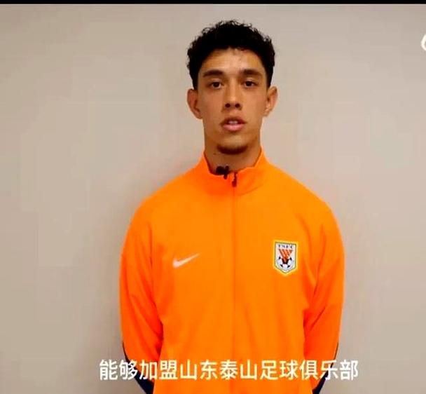 神换人！李小恒替补登场2分钟即破门，泰山1-1扳平玉昆