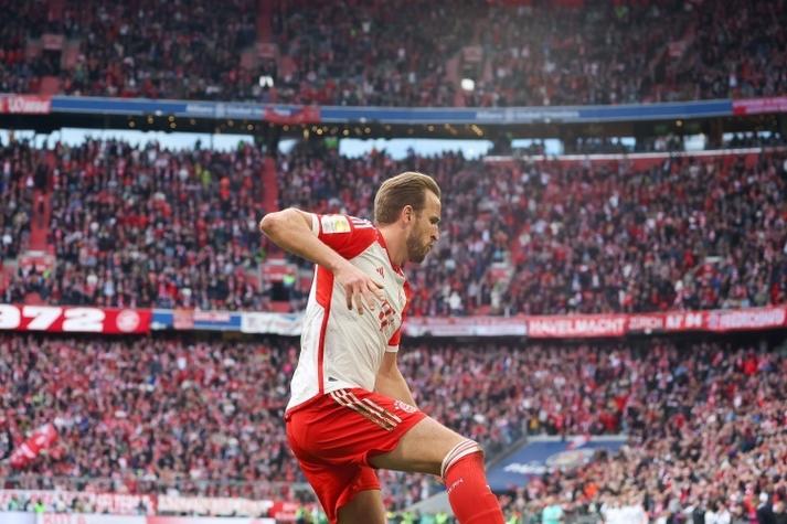 凯恩：长留拜仁？我愿意谈，赢过冠军后更有动力了，每场跑11公里