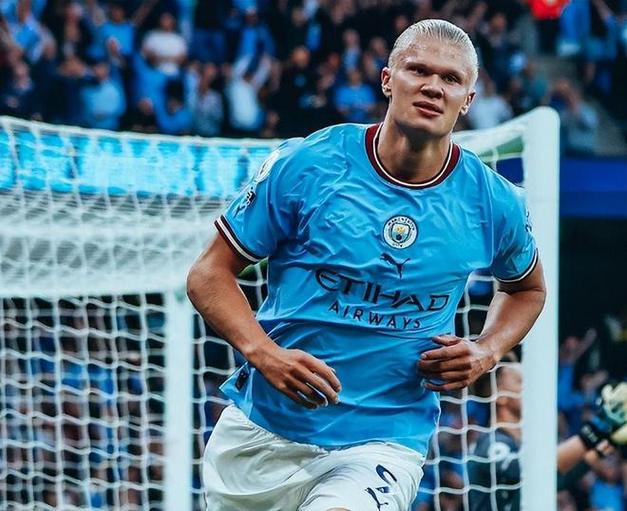 近一年曼城队内射手榜：哈兰德35球断层居首，福登14球次席