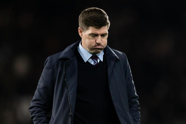 记者:杰拉德退出流浪者主帅职位竞争,他认为回归时机尚未成熟