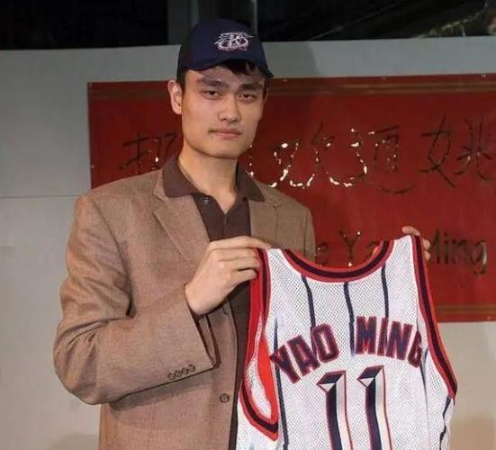 稳定环境对新秀很重要！汤帅换成范甘迪后 火箭对姚明的定位剧变