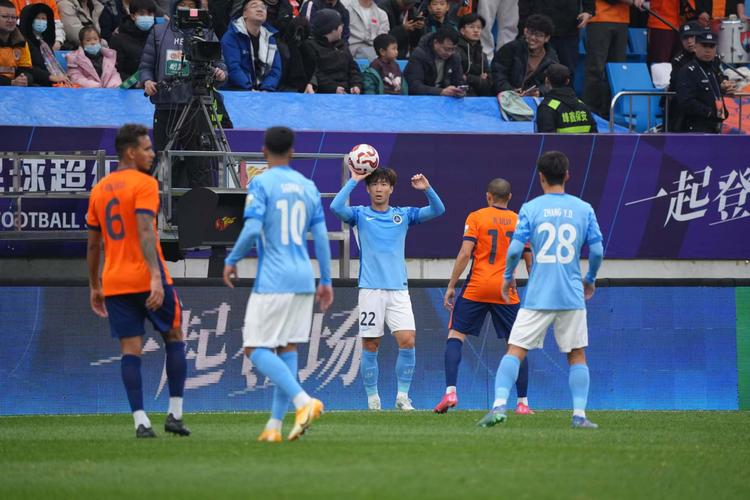 客胜三镇获保级重要三分，球迷今日将在机场接机深圳新鹏城将士