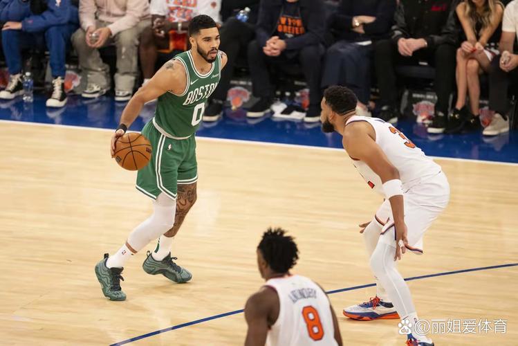 记者:缺少了塔图姆 绿军本赛季的上限其实非常有限