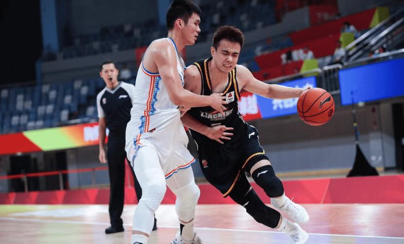 手感不错！豪泽全场三分10中6 得到18分3板1断1帽