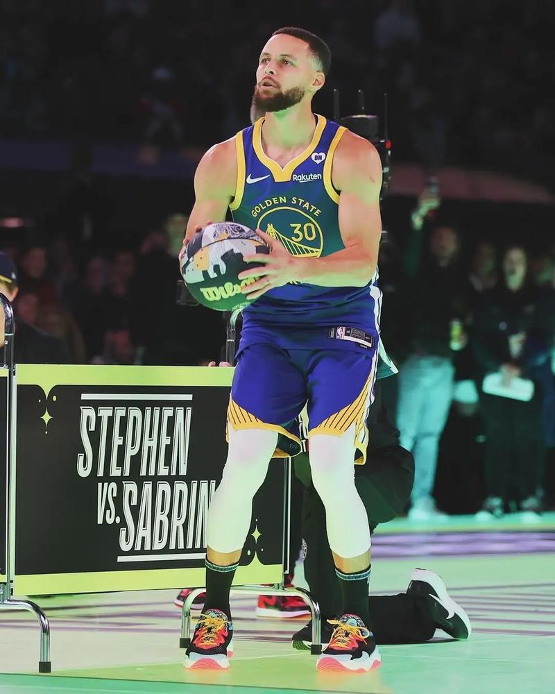 库里：和约内斯库有很长的渊源 一直都有在关注她的生涯