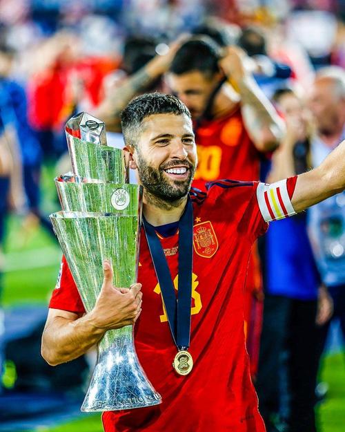 阿尔巴：退役是深思熟虑的决定，只想以最佳状态踢完最后两场